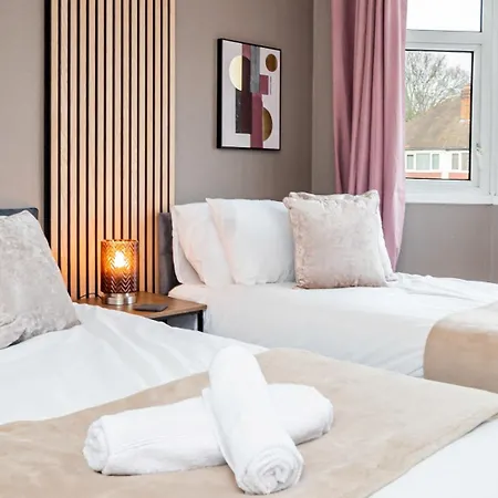 The Brays House For Families, Contractors And Professionals, Apartment Birmingham